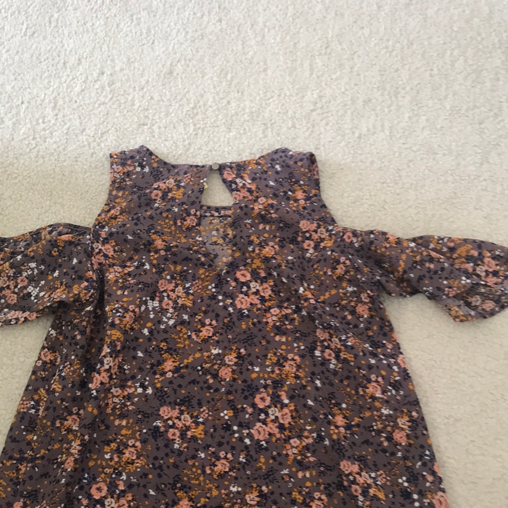 Top - Picture 2 of 2